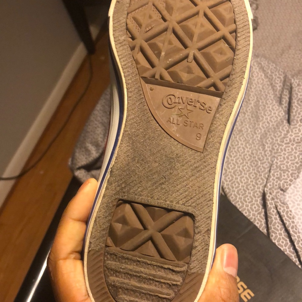 Converse - Picture 2 of 3